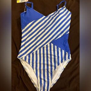 BRAND NEW Summersalt Marina swimsuit in Avorio Stripe - DISCONTINUED PATTERN